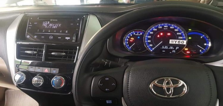 Toyota Yaris 1.3 ATIV CVT  Gallery