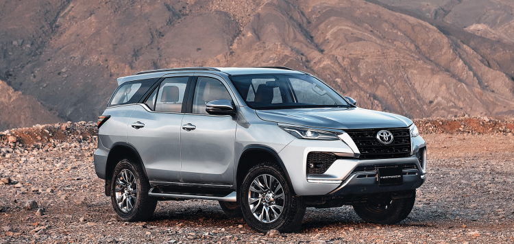 Toyota Fortuner- Petrol A/T 4x4 2.7L (V) Gallery