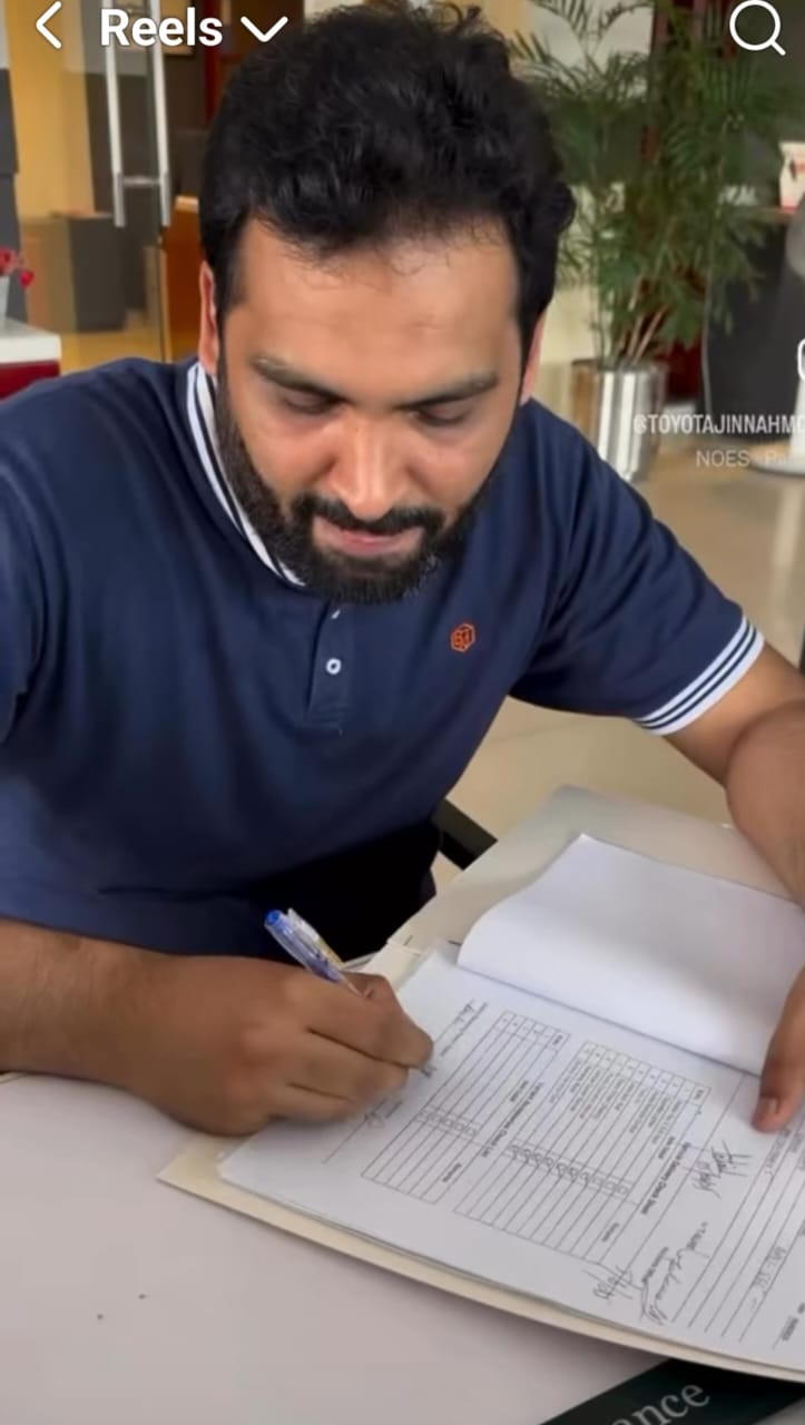 TIMELY DELIVERY SATISFIED SALE CUSTOMER